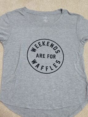 belle sky Gray 'Weekends Are For Waffles' Short Sleeve Tee
